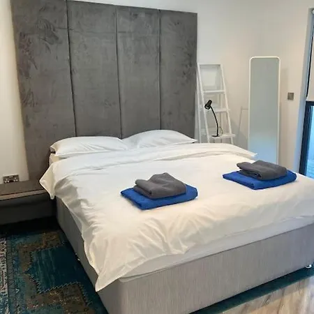 Appartement Beautiful Garden With Private Patio And Garden View *