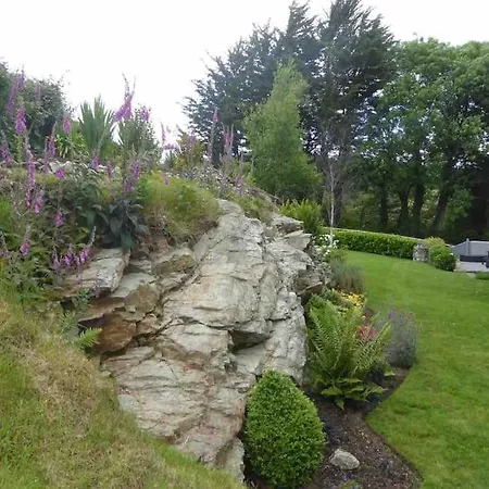 Beautiful Garden With Private Patio And Garden View *