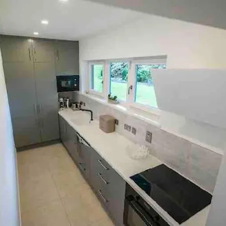 Beautiful Garden With Private Patio And Garden View Dublin